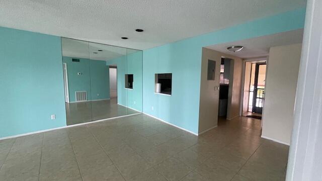 Building Photo - 120 Lake Evelyn Dr