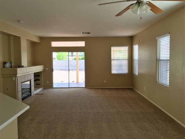 Foto del edificio - NW Single Story 3 Bedroom