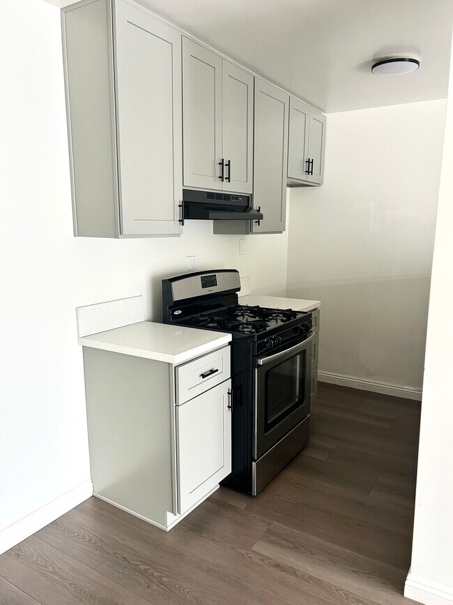 Foto del edificio - 794 N Shattuck Pl