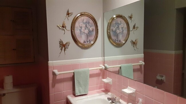 Bathroom - 43 Harmony Ln