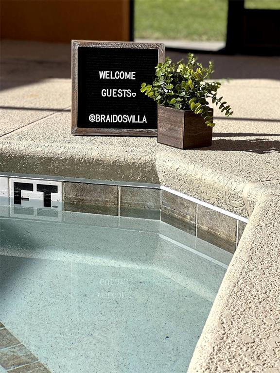 Foto del edificio - 8947 Candy Palm Rd