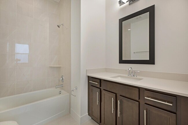 Foto del edificio - 16596 Cove Rd