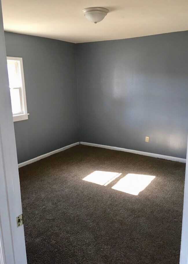 Foto del edificio - 114 Maplelawn St