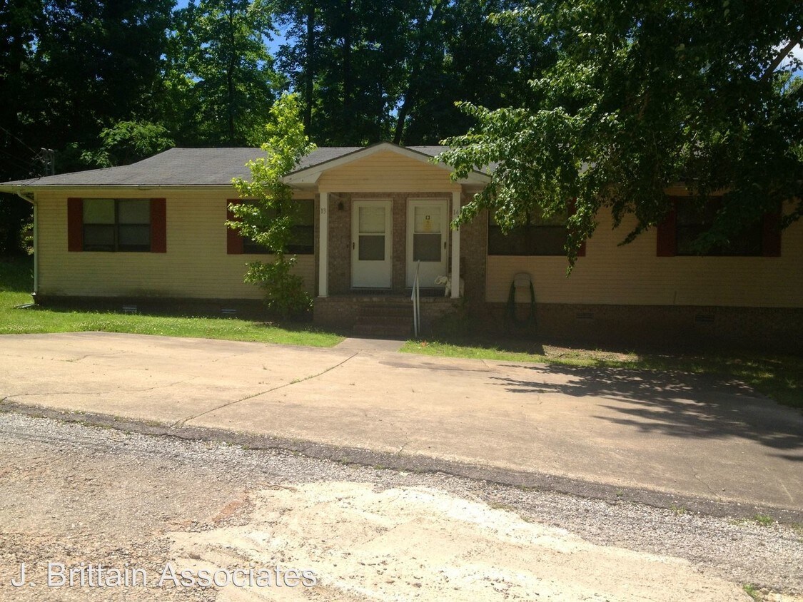 215 Parris St SE Unit 14, Jacksonville, AL 36265 Condo for Rent in