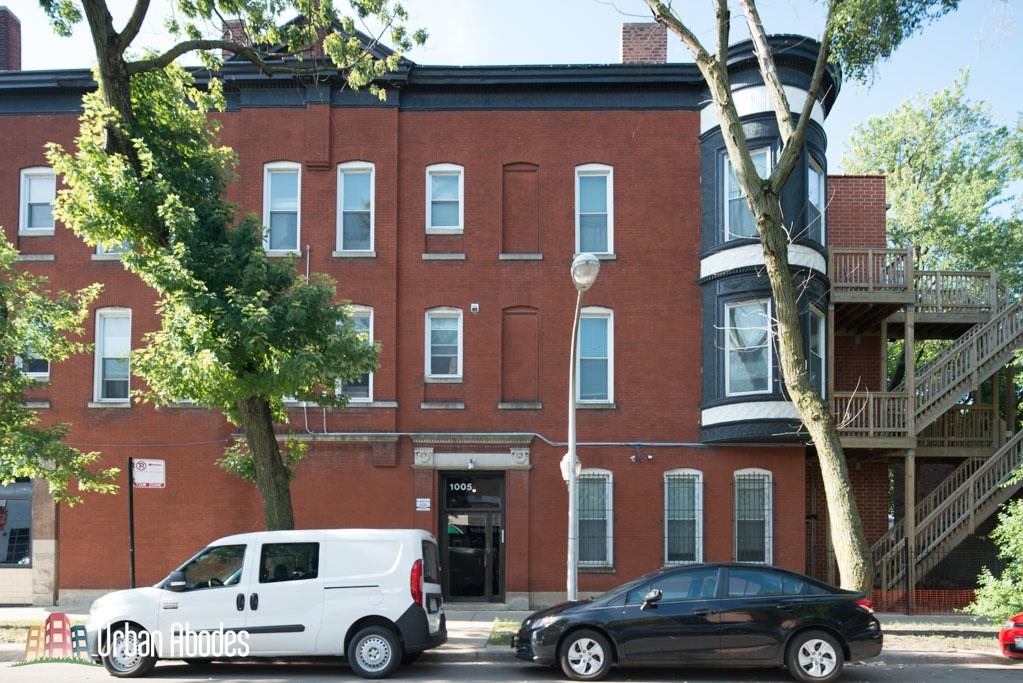 Primary Photo - 1005 W George St