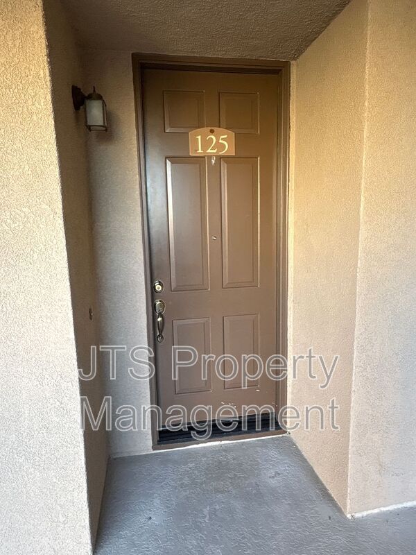 Building Photo - 12400 Fair Oaks Blvd