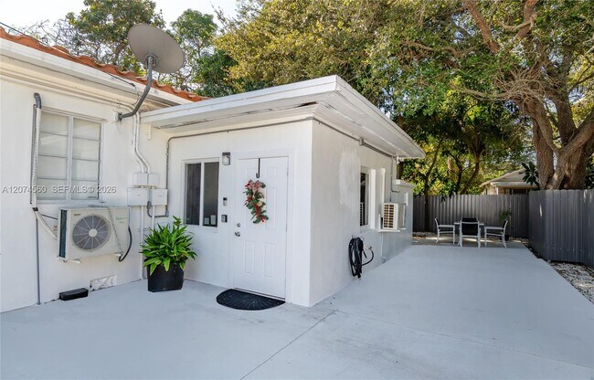 Foto del edificio - 5478 NW 1st Ave