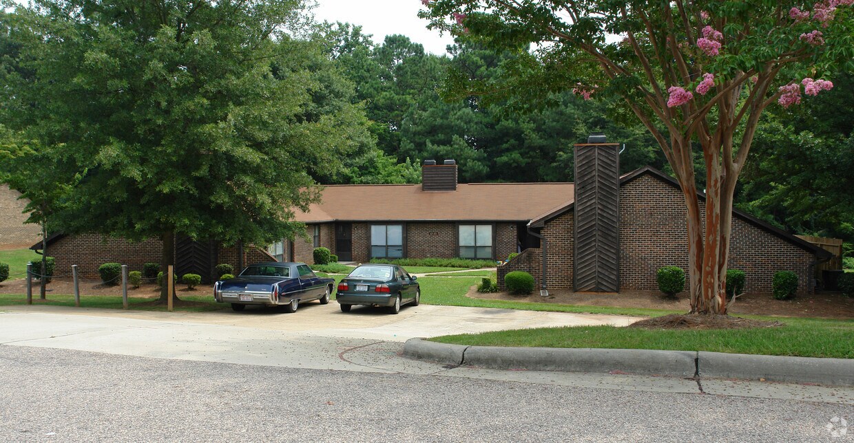 Primary Photo - 6700 Magnolia Ct