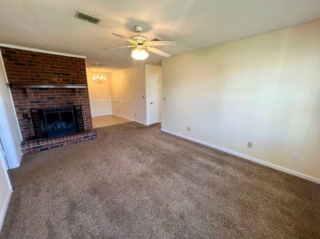 Building Photo - 402 Westgate Blvd