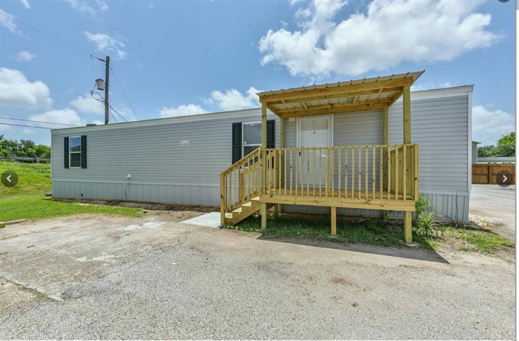 Primary Photo - 102 Baldwin Rd