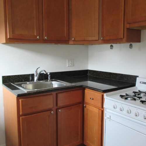 Primary Photo - 923 W Oakdale Ave