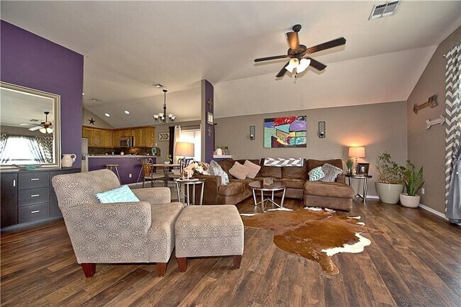 Foto del edificio - 713 Shadowhill St