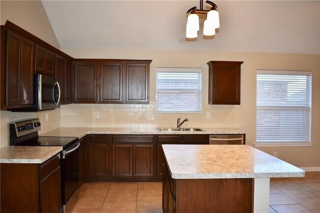 Building Photo - 6245 Trinity Creek Dr
