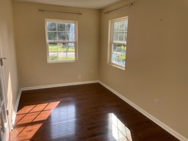 Foto del edificio - 8031 Roxboro Rd