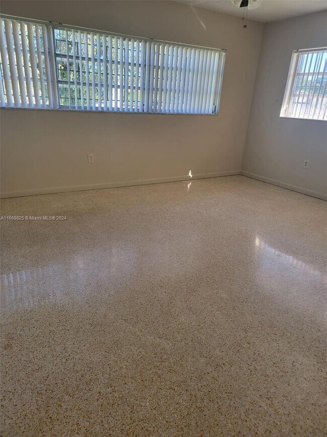 Building Photo - 7200 SW 23rd St
