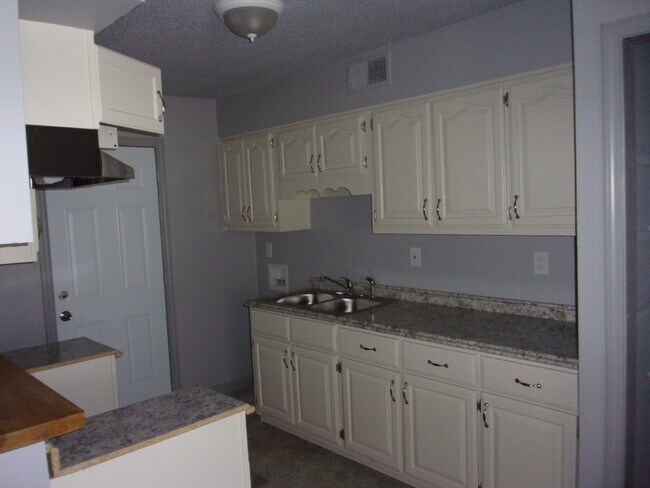 Building Photo - 5361 Brekenwood