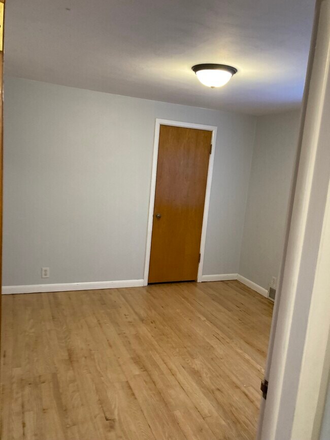 Foto del edificio - 3206 S Webster Ave