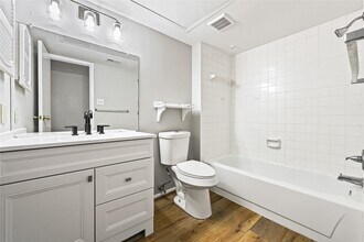 Building Photo - 14777 Wunderlich Dr