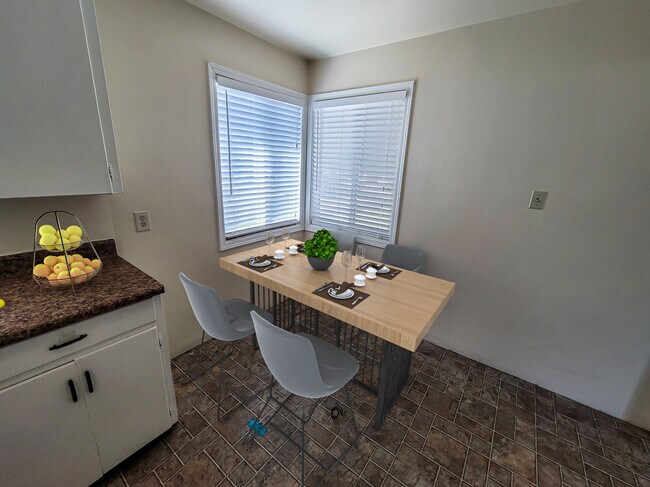 Foto del edificio - 1321 Turquoise Ave