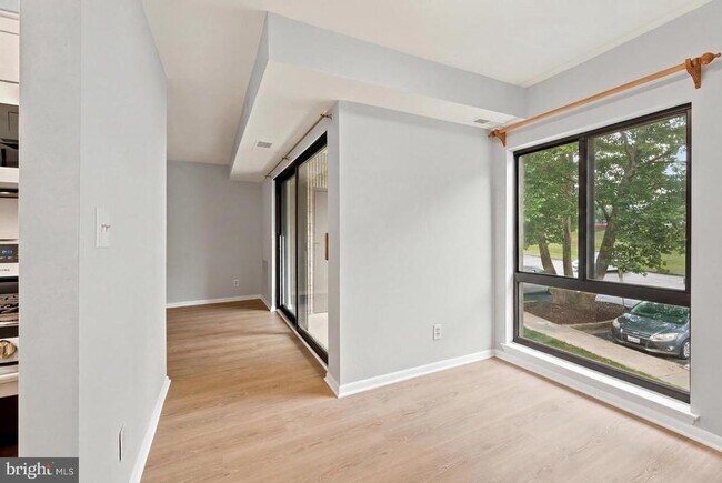 Foto del edificio - 6003 Majors Ln