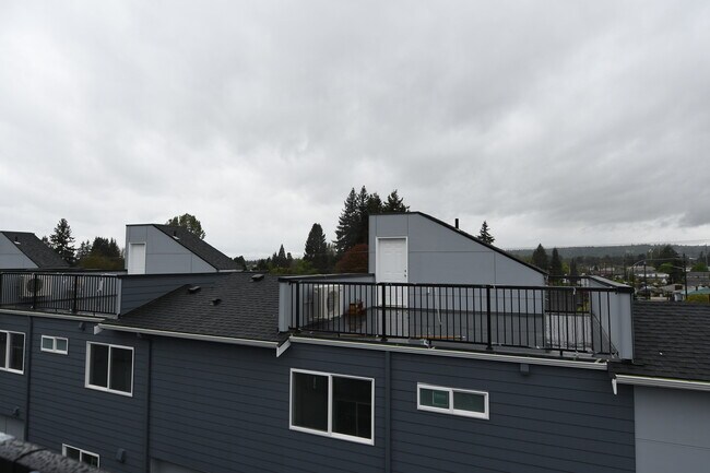 Building Photo - 4716 72nd Dr NE