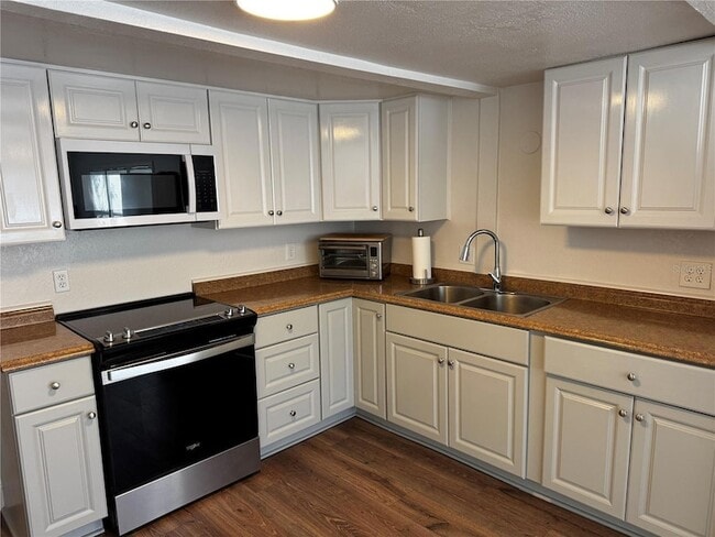 Foto del edificio - 102 Laureti Ln