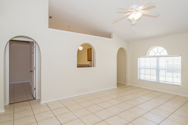 Foto del edificio - 8376 Oak Crossing Dr W