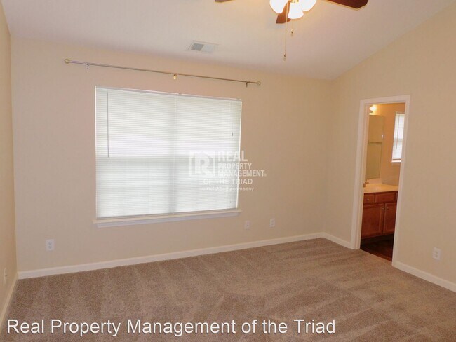 Building Photo - 2 br, 2.5 bath House - 5606 Harbor House D...