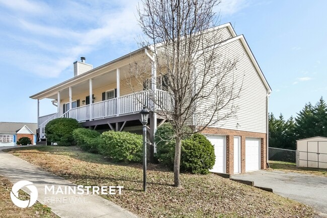 Building Photo - 375 Twin Creeks Rd