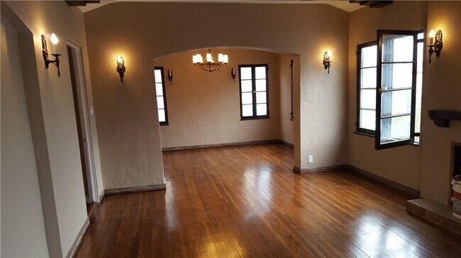 Foto del edificio - 57 Pomona Ave