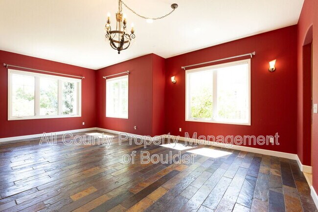 Foto del edificio - 4067 Guadeloupe St