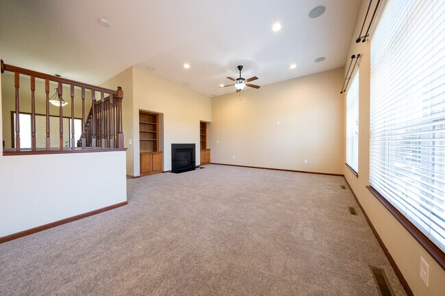 Foto del edificio - 16549 Dodd Ln