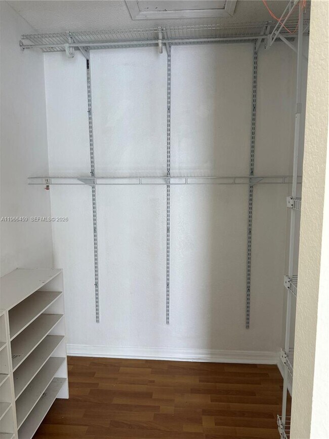 Foto del edificio - 20432 NW 18th Ave