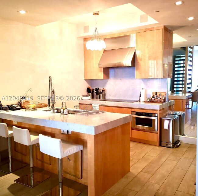 Foto del edificio - 9705 Collins Ave