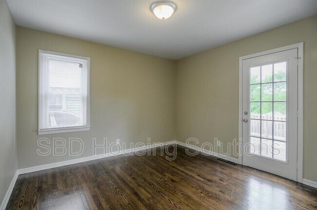 Building Photo - 2912 Englewood Terrace