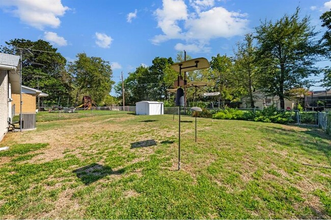 Building Photo - 1802 Mimosa Ln