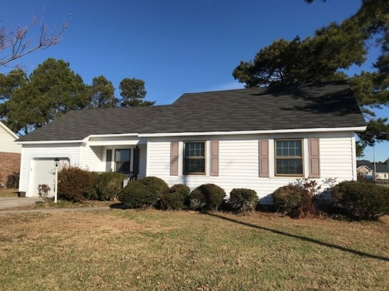 Foto principal - 826 Davenport Farm Rd