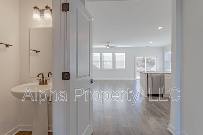 Building Photo - 1455 Darrowby Wy