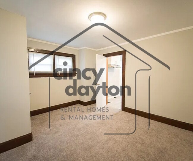 Foto del edificio - 3925 E 3rd St