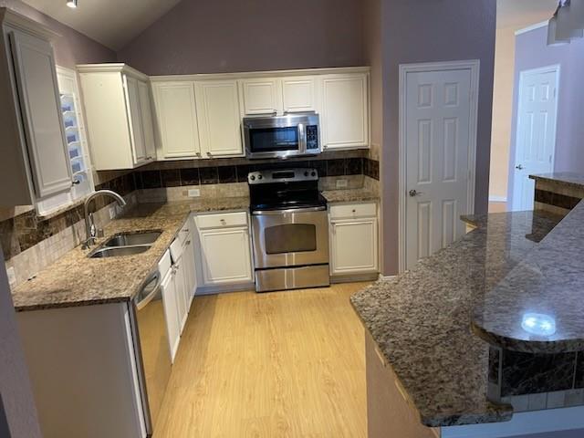 Foto del edificio - 5913 Hidden Pine Ln