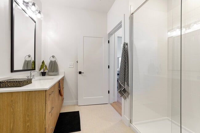 Building Photo - Boxcar Apartments