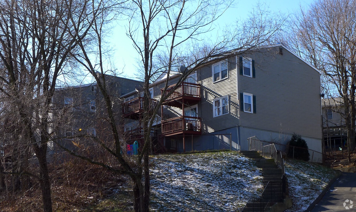 Building Photo - 210 Burwell St