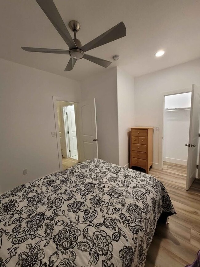 Foto del edificio - Newer Furnished Northwest ADU