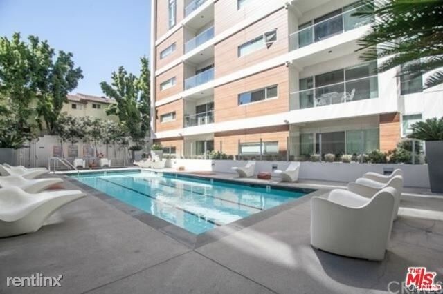 Foto del edificio - 6735 Yucca St