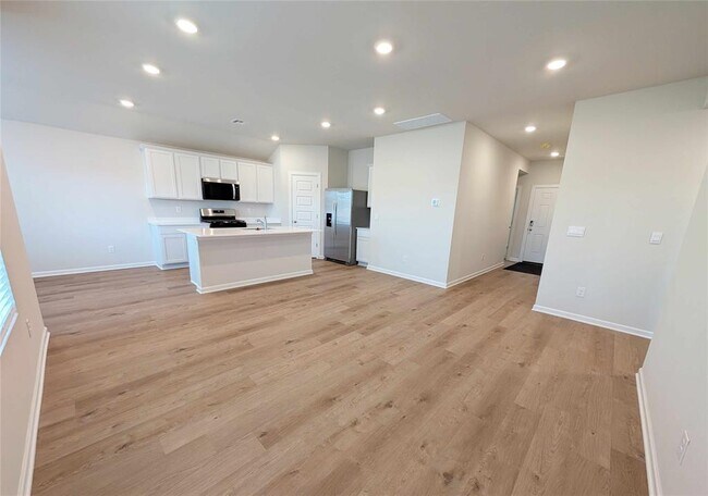 Building Photo - 2917 Ember Dr