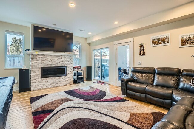 Building Photo - Available July! Spacious 3-Bedroom Townhouse with 3.5 Baths in Vibrant Sloans Lake!