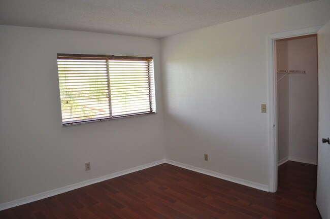 Building Photo - 3450 Pinewalk Dr N