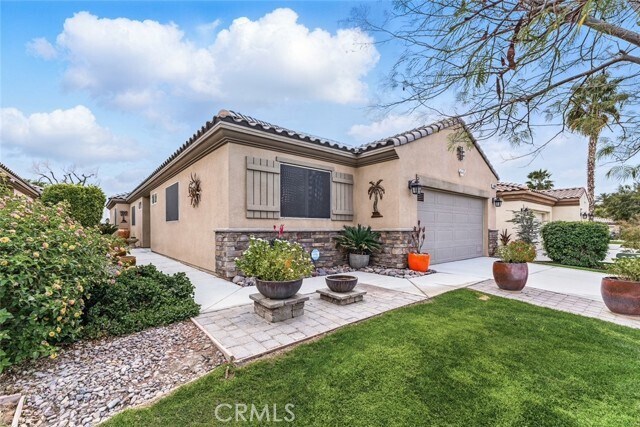 Foto principal - 49880 Bates Dr
