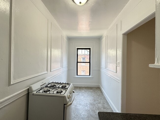 Building Photo - 3312 W Schubert Ave