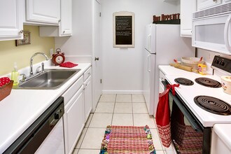 Woodcliff Apartment Homes Rentals - Pensacola, FL | Apartments.com